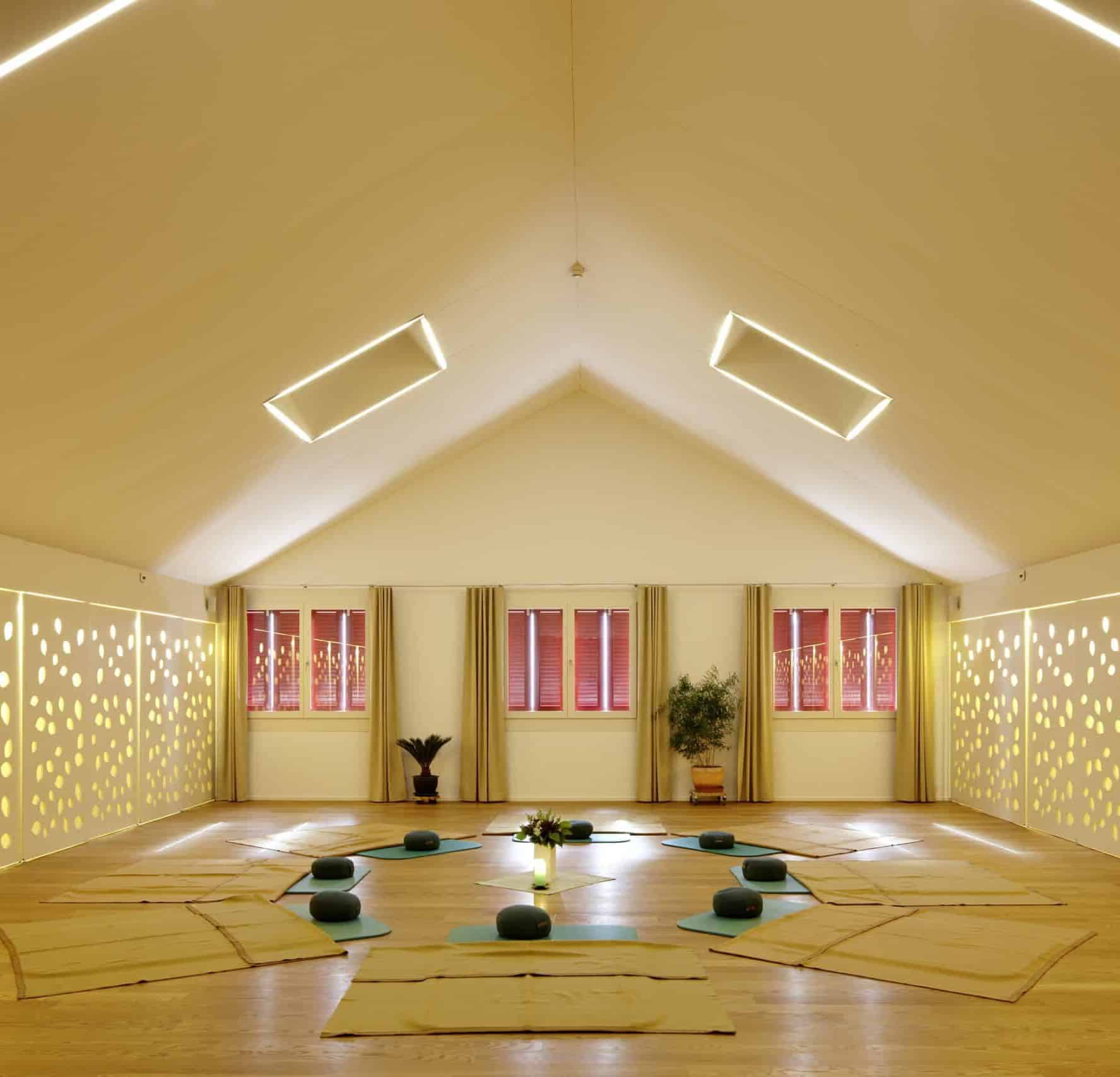 Firstsaal2-Kissen-scaled